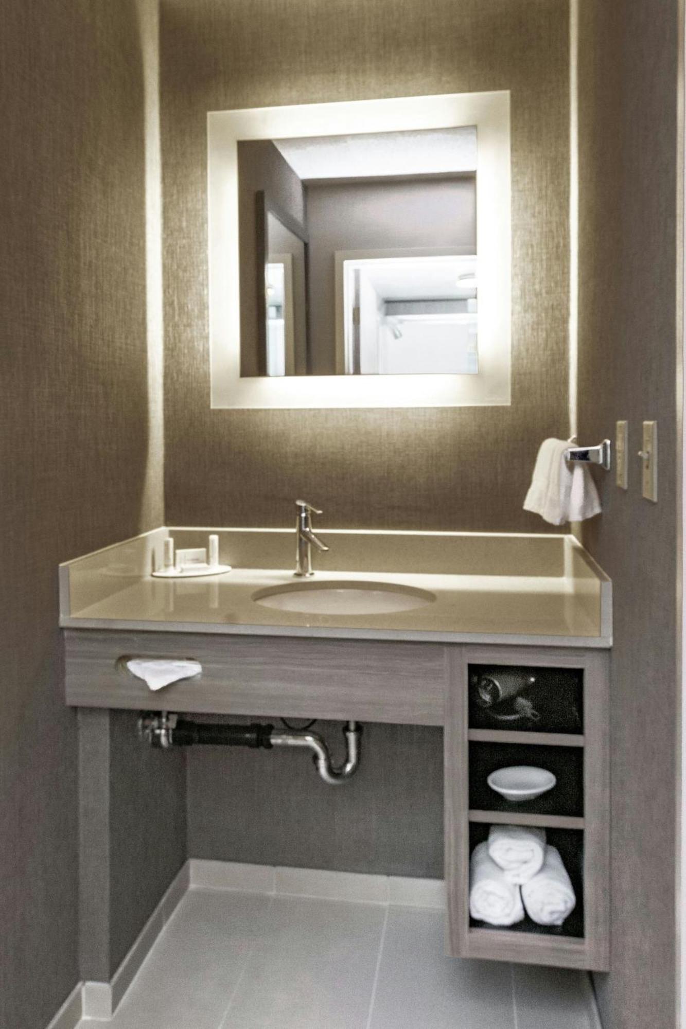Springhill Suites Anchorage Midtown Екстер'єр фото