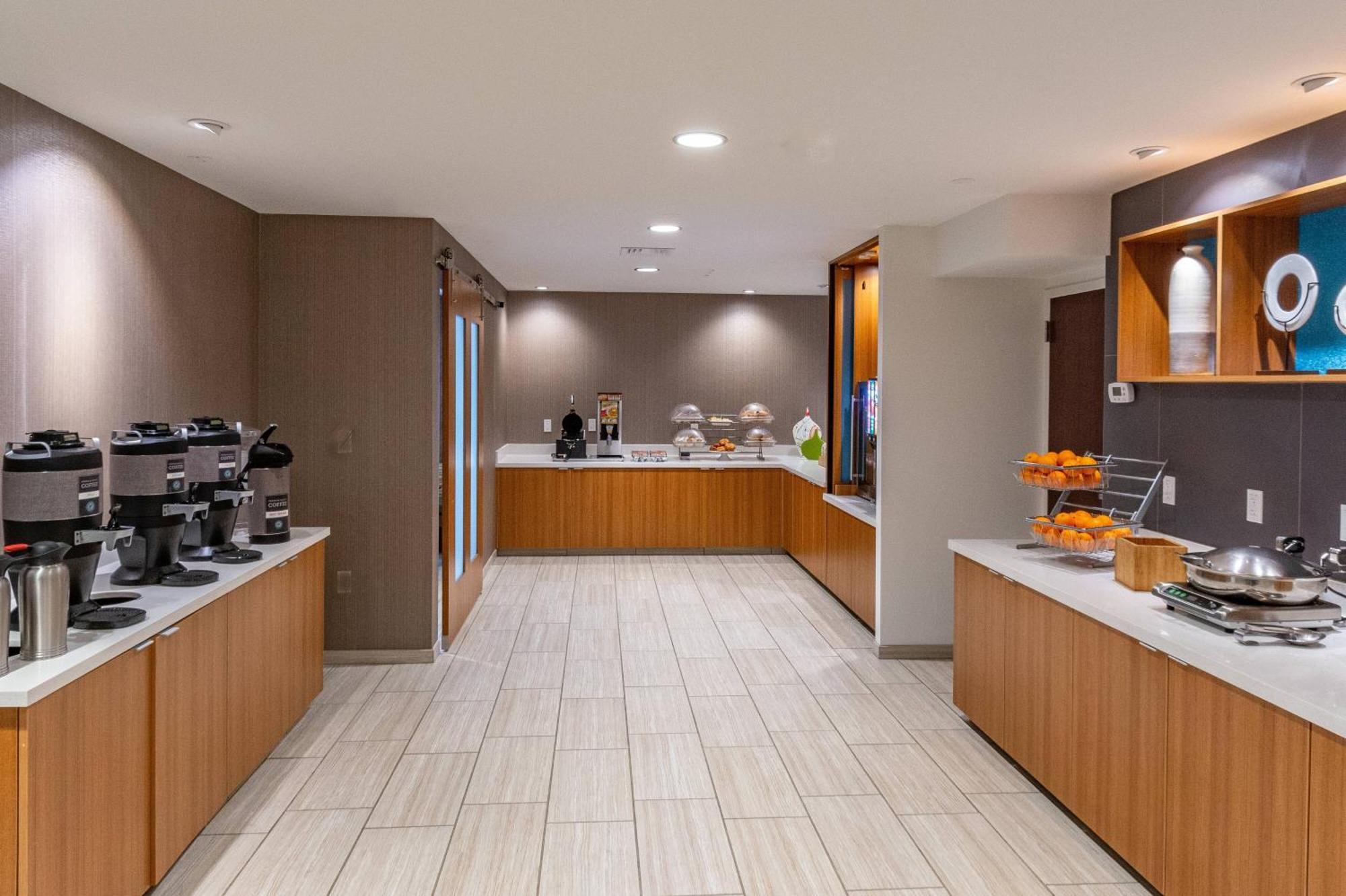 Springhill Suites Anchorage Midtown Екстер'єр фото
